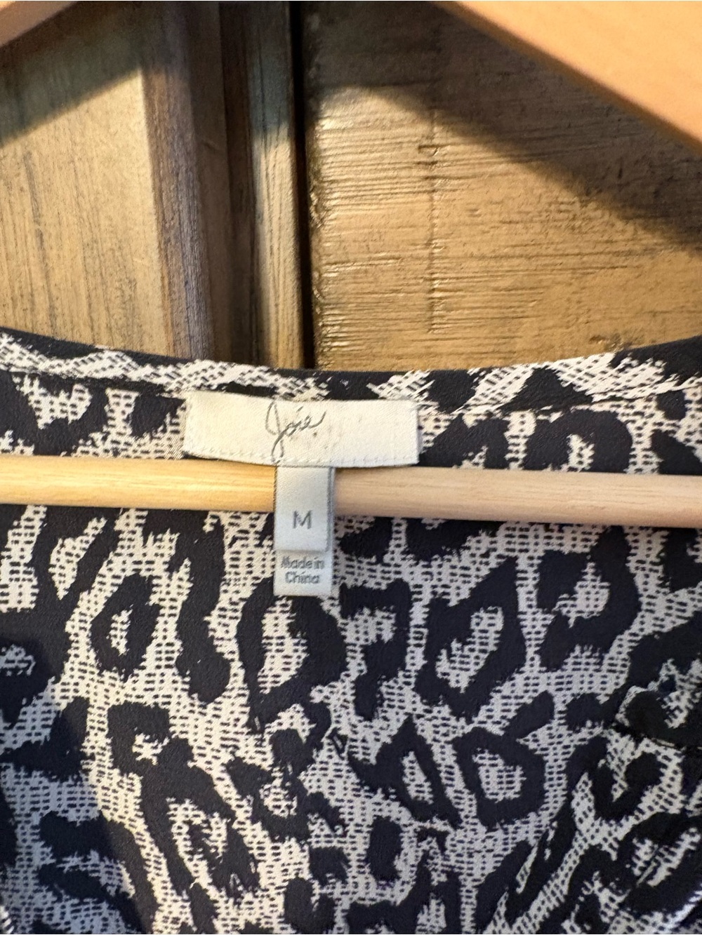 Joie Purine 100% Silk Leopard Print Faux Wrap Blouse M Black Ivory Animal Print‎ - Picture 3 of 5